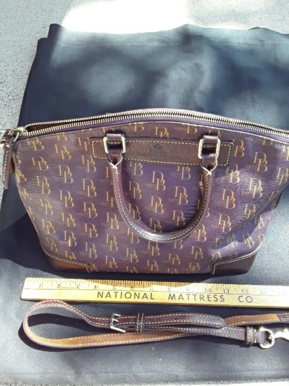 Rare 💫 DOONEY & BOURKE Signature 1975 Vanessa Satchel Bordeaux/Florentine Trim